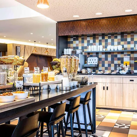 ホテル Mercure Paris ジュヌヴィリエ