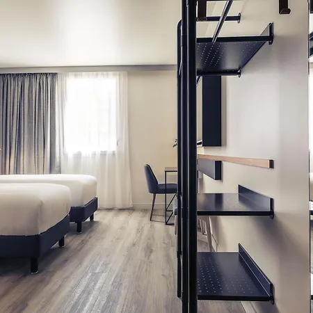 Mercure Paris 4*