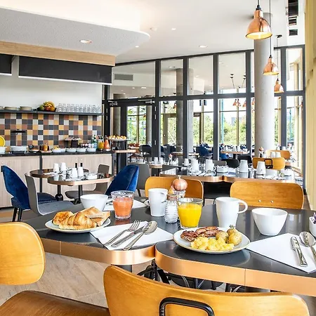 Mercure Paris 4*