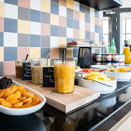Mercure Paris 4* 쥬네빌러